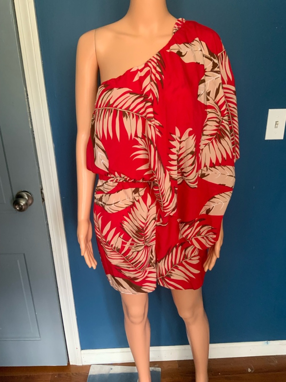 Cupshe Red One-Shoulder Tropical Leaf Romper